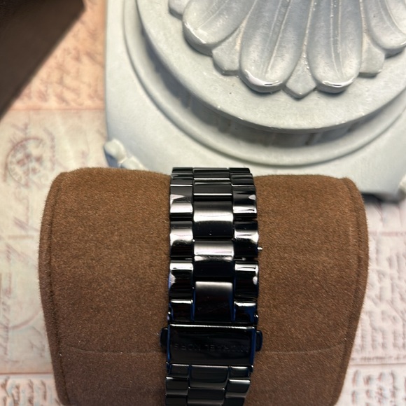 Michael Kors Slim Runway Women's Watch - Picture 2 of 4